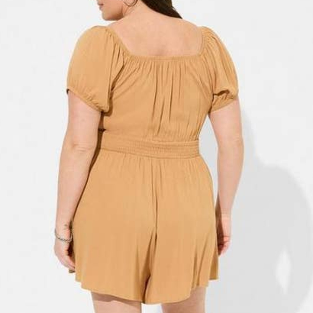 NWT Torrid Rayon Slub Smocked Waist Romper Pockets Plus Size: 2X (18/20) - Picture 2 of 3